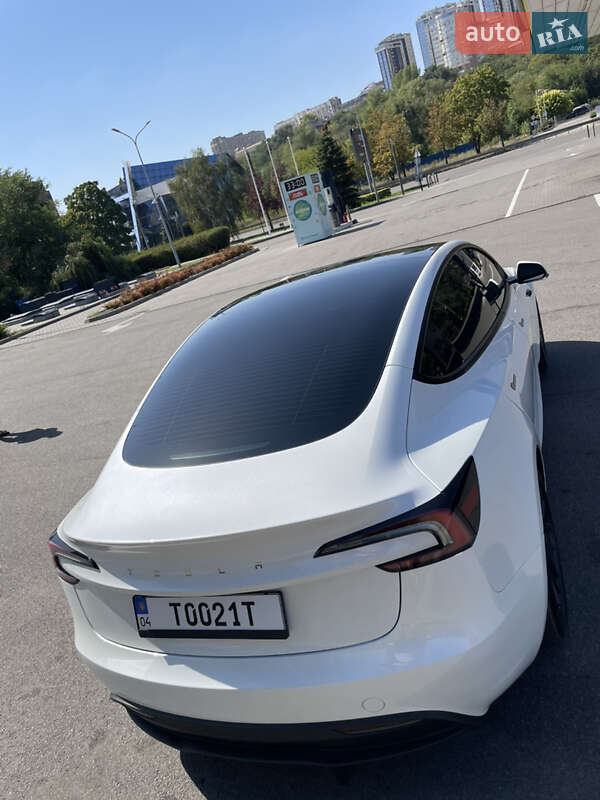 Tesla Model 3 2024