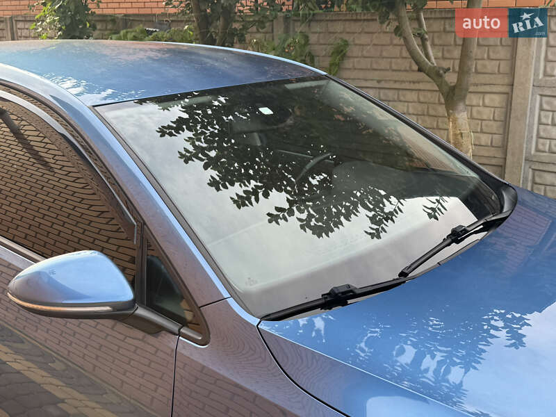 Volkswagen e-Golf 2014