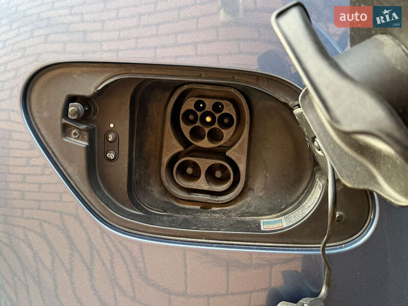 Volkswagen e-Golf 2014