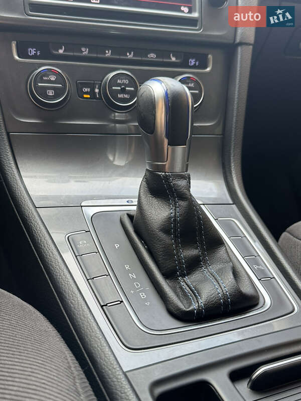 Volkswagen e-Golf 2014