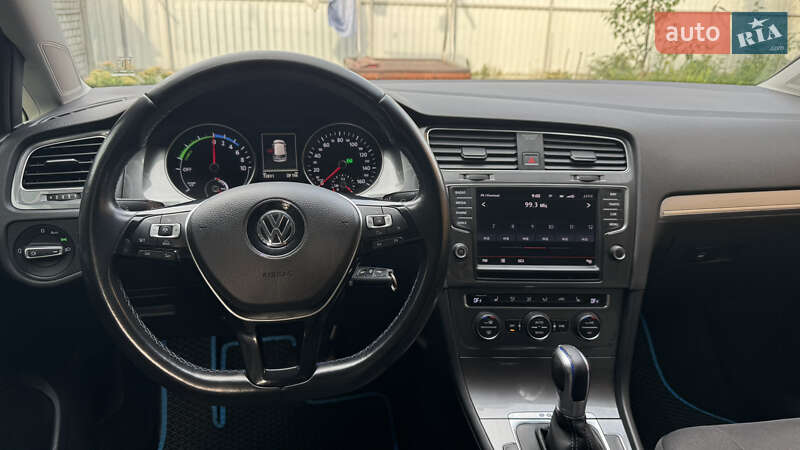 Volkswagen e-Golf 2014