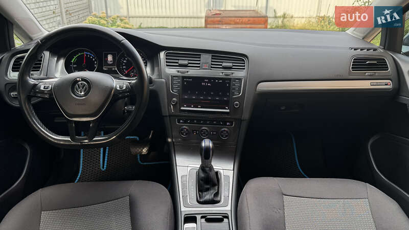 Volkswagen e-Golf 2014