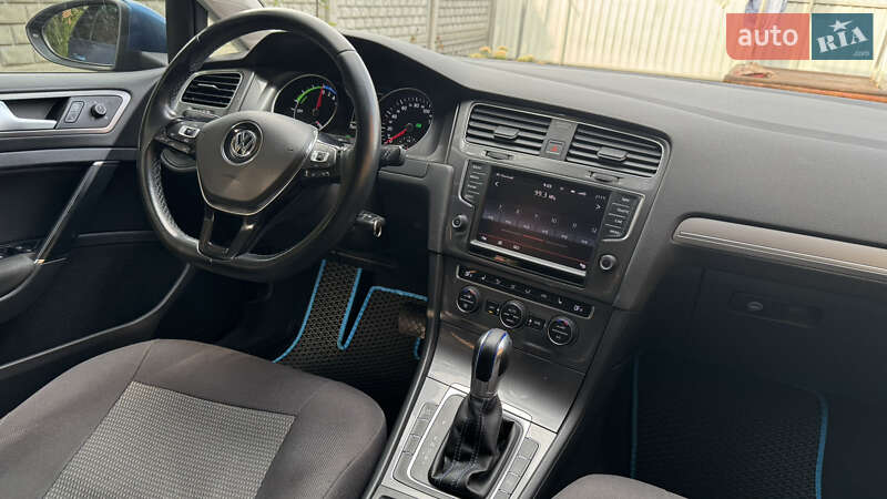 Volkswagen e-Golf 2014