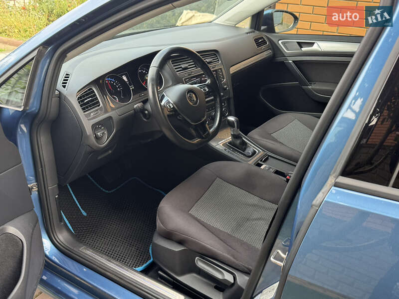 Volkswagen e-Golf 2014