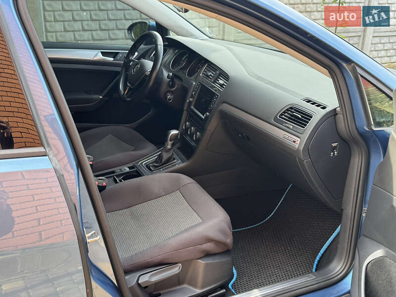 Volkswagen e-Golf 2014