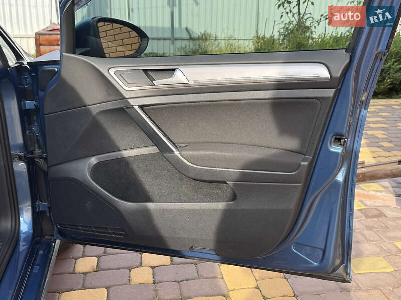 Volkswagen e-Golf 2014