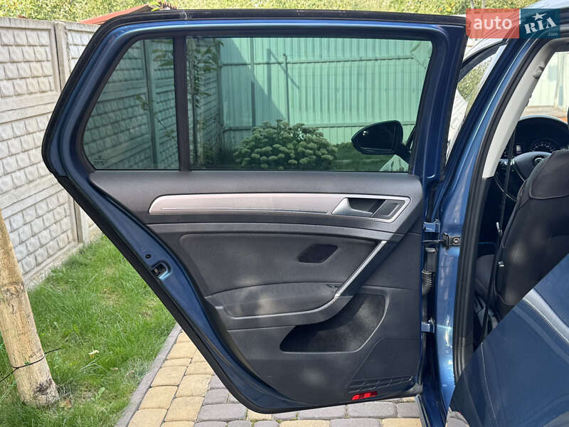 Volkswagen e-Golf 2014