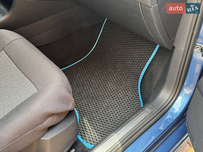 Volkswagen e-Golf 2014