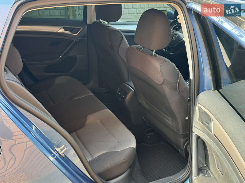 Volkswagen e-Golf 2014