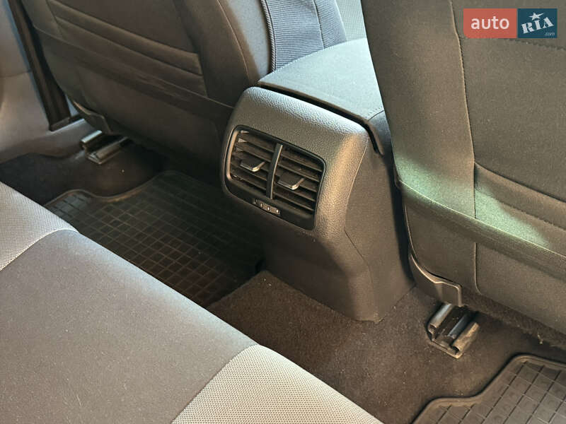 Volkswagen e-Golf 2014