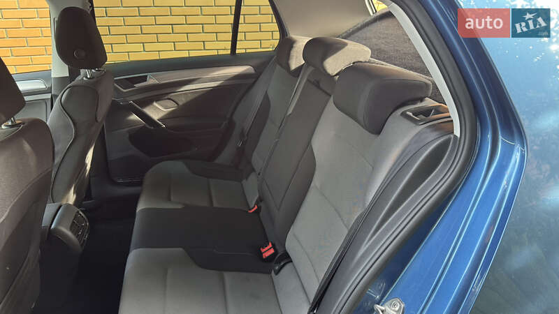 Volkswagen e-Golf 2014