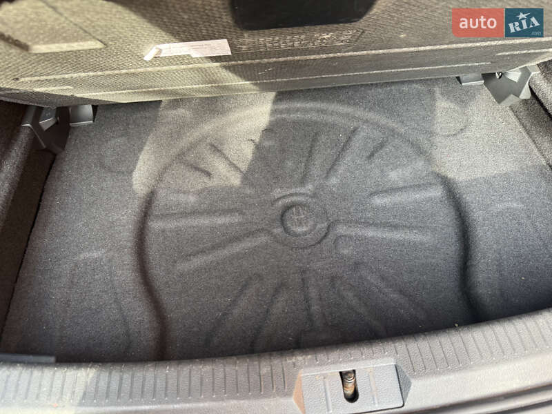 Volkswagen e-Golf 2014