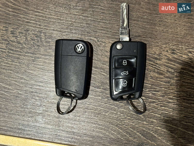 Volkswagen e-Golf 2014