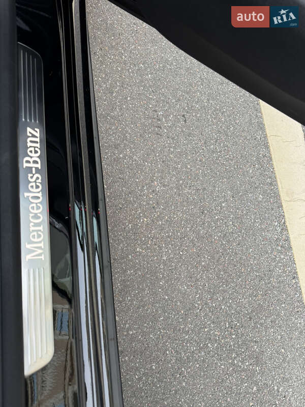 Mercedes-Benz-26