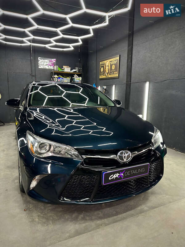 Toyota Camry 2016
