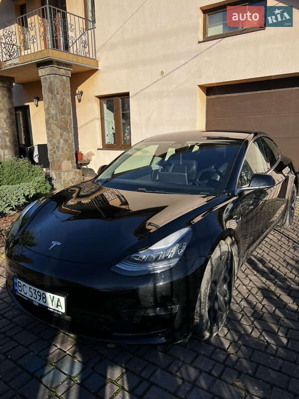 Tesla Model 3 2019