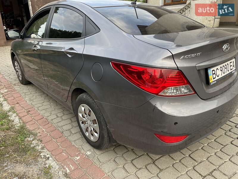 Hyundai Accent 2015