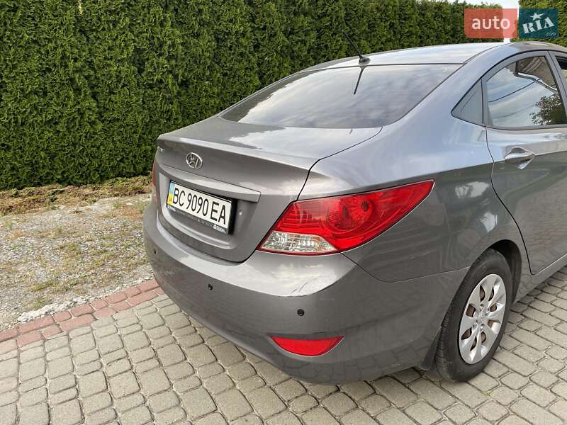 Hyundai Accent 2015