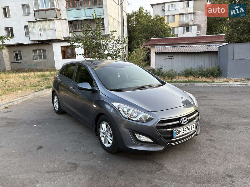 Hyundai i30 2016