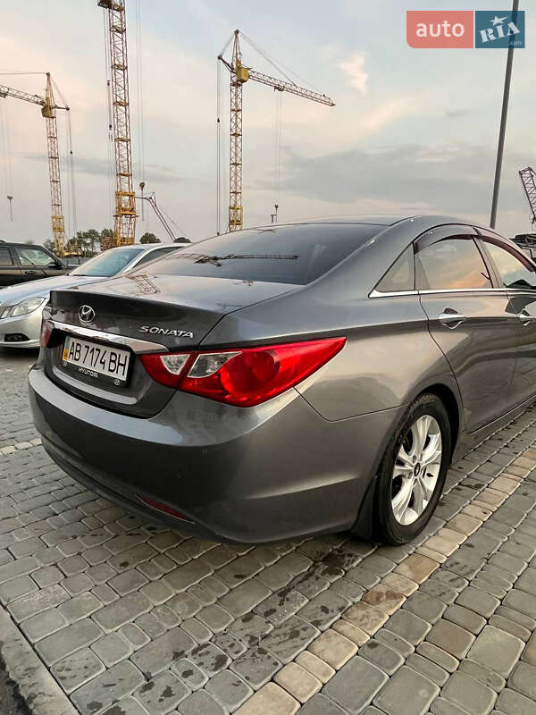 Hyundai Sonata 2011