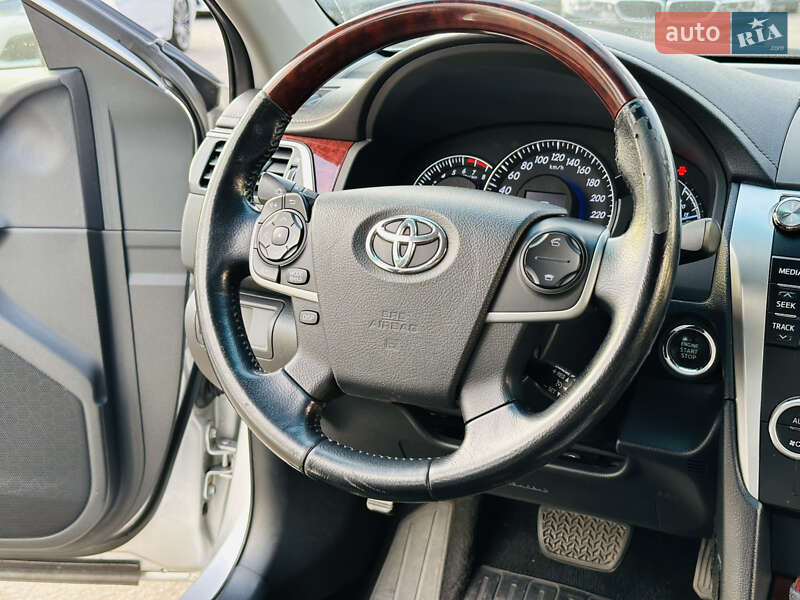 Toyota Camry 2012