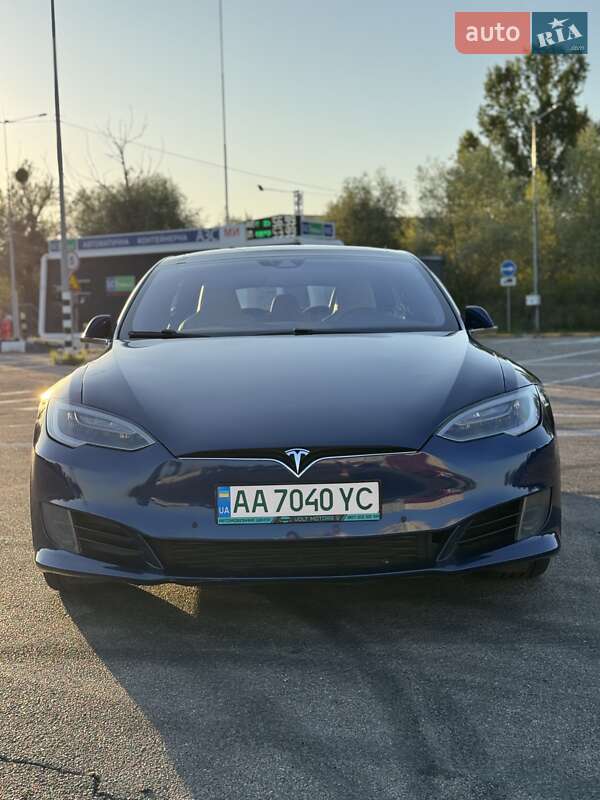 Tesla Model S 2016