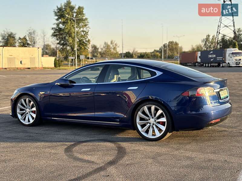 Tesla Model S 2016