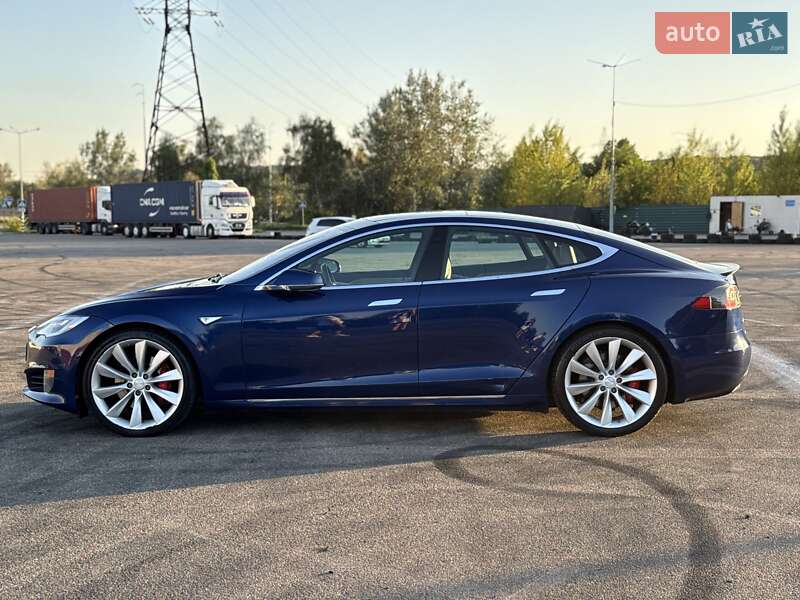 Tesla Model S 2016