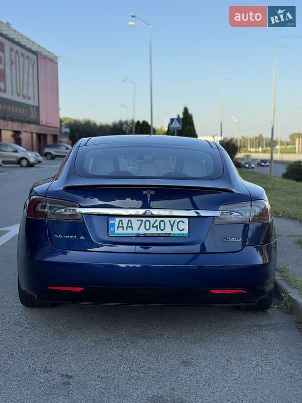 Tesla Model S 2016
