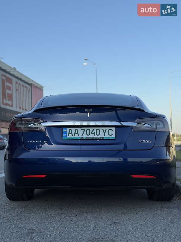 Tesla Model S 2016