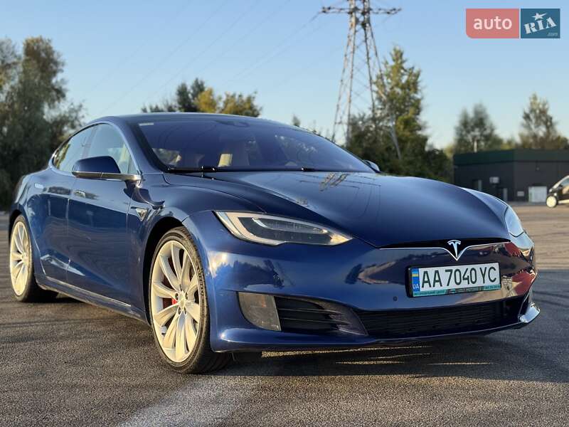 Tesla Model S 2016