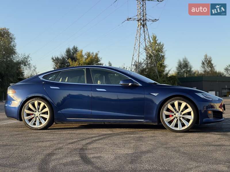 Tesla Model S 2016