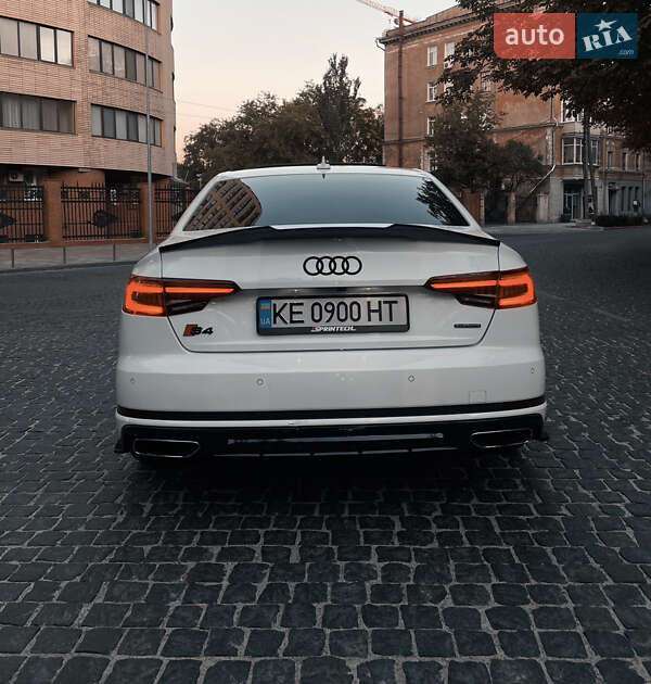 Audi A4 2019