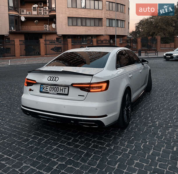 Audi A4 2019
