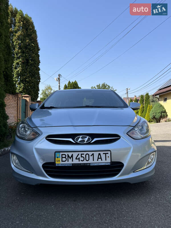 Hyundai Accent 2011