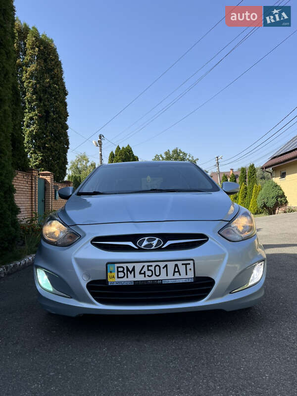 Hyundai Accent 2011