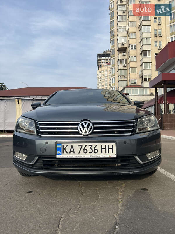 Volkswagen Passat 2011
