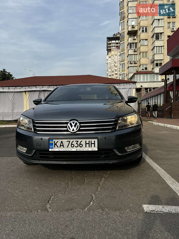 Volkswagen Passat 2011