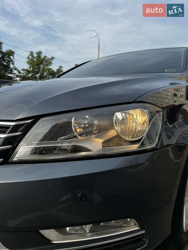 Volkswagen Passat 2011