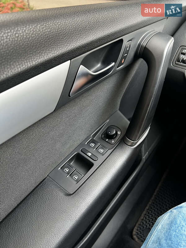 Volkswagen Passat 2011