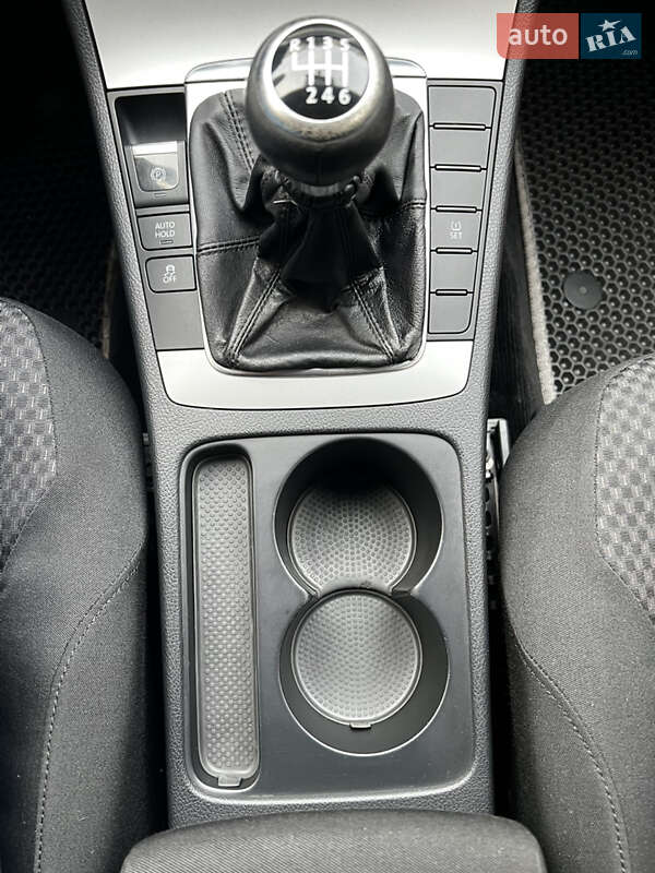 Volkswagen Passat 2011