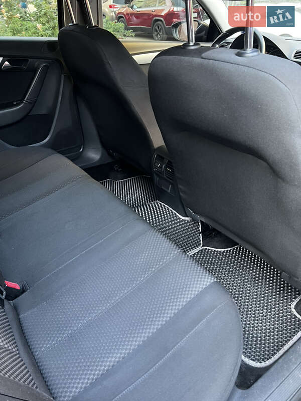 Volkswagen Passat 2011