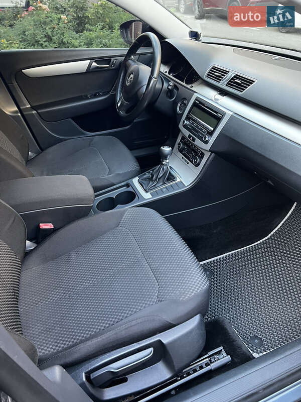 Volkswagen Passat 2011