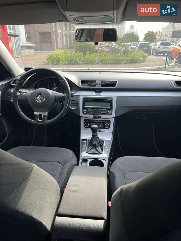 Volkswagen Passat 2011