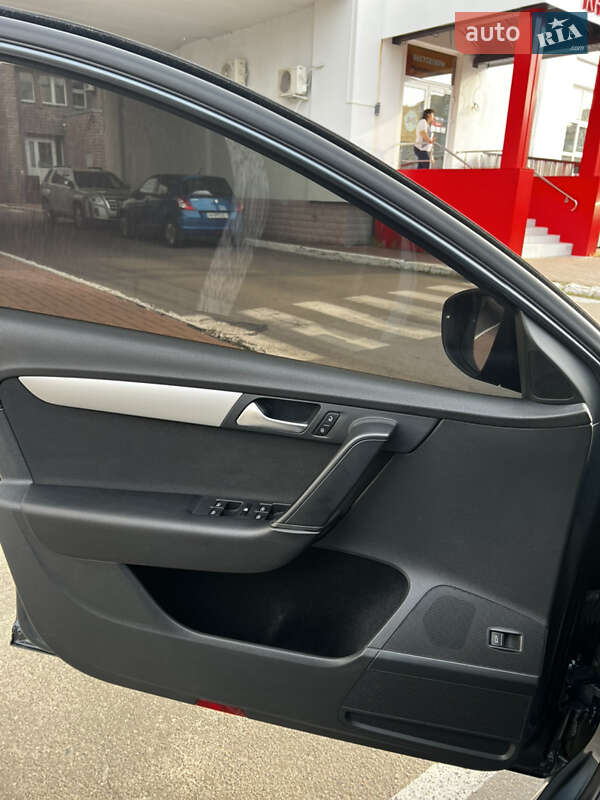 Volkswagen Passat 2011