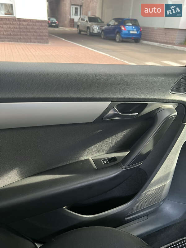 Volkswagen Passat 2011