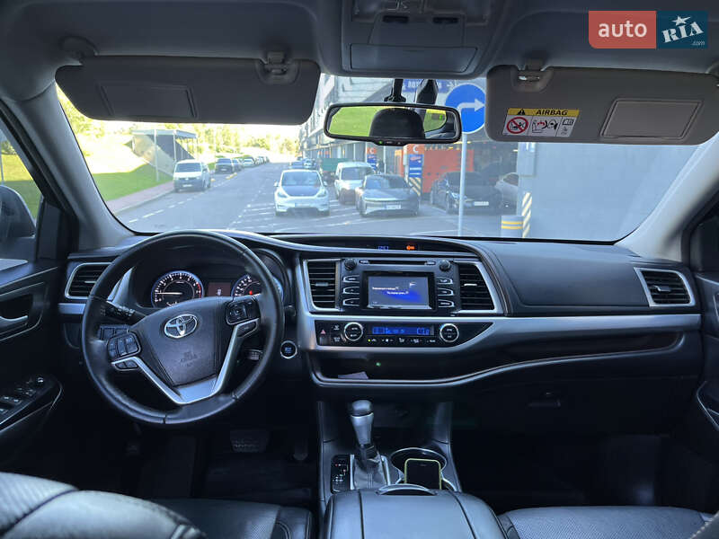 Toyota Highlander 2016