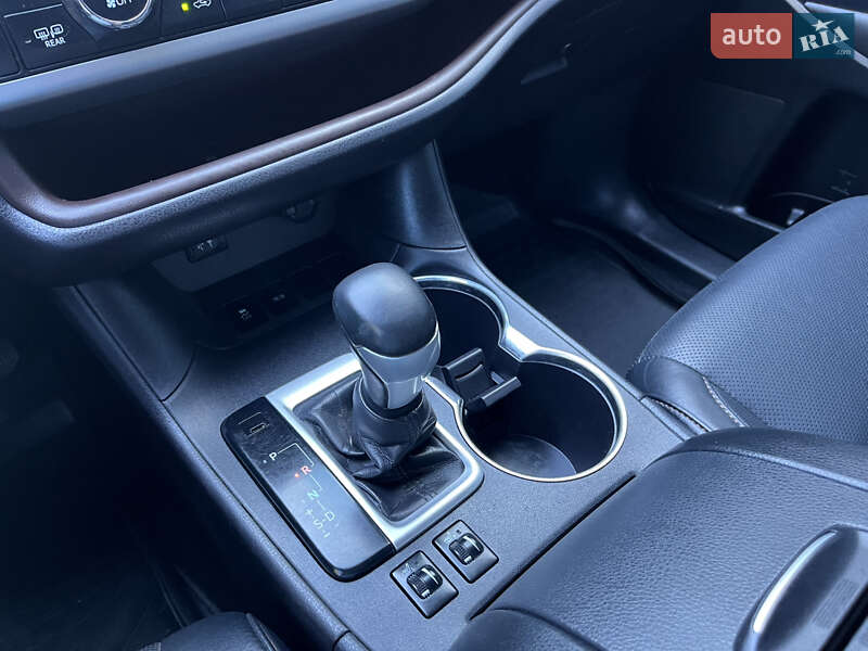 Toyota Highlander 2016