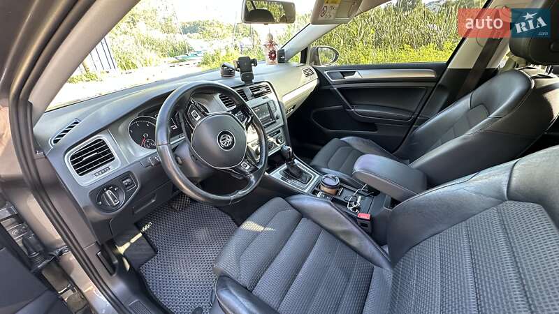 Volkswagen Golf 2016