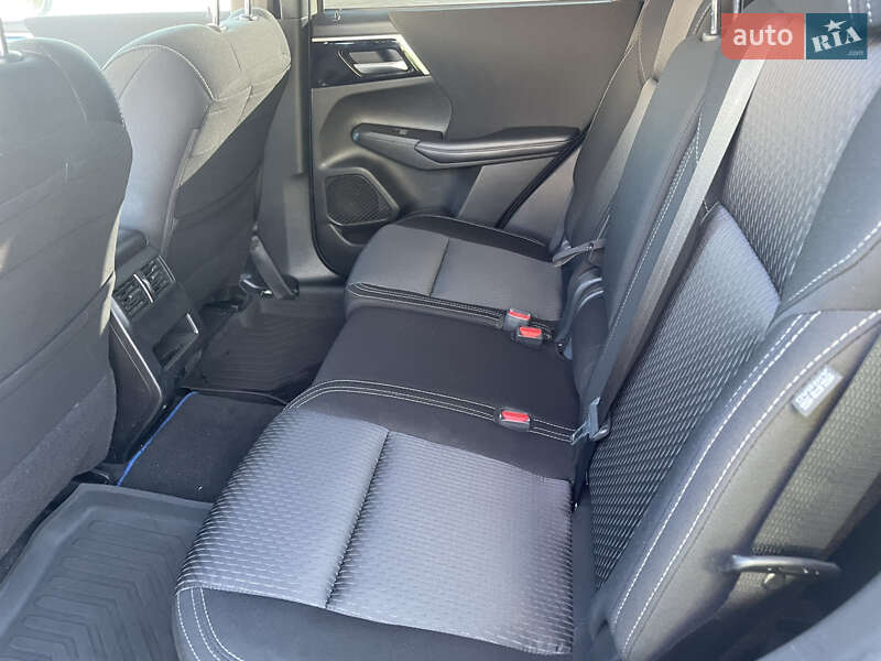 Mitsubishi Outlander 2023